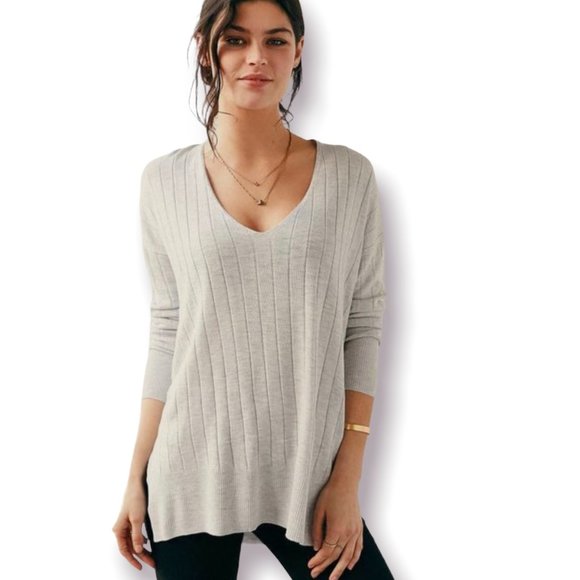 Urban Outfitters Sweaters - UO | Kimchi Blue Ribbed Oversized V-Neck Hi/Low Sweater, sz M, EUC, Light Gray